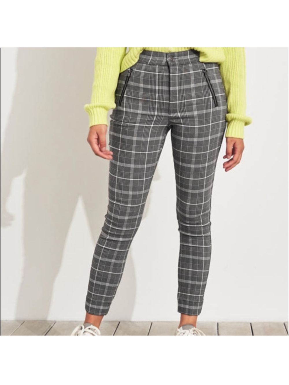Hollister Gray Plaid Ultra High Rise Stretch Ankle Pants Size Large - Picture 2 of 8